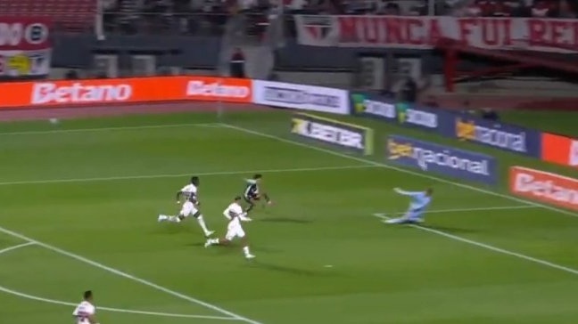 NJanfren's tweet image. Angel Romero quando é titular:

Perdeu 1 gol contra o bragantino.

Perdeu 1 gol contra o são paulo.

Agora perde um gol, contra o Fortaleza com o Corinthians atrás no placar.

Parabéns pra quem ainda aplaude e defende uma merda dessa. Esse cara tem que SUMIR do Corinthians!