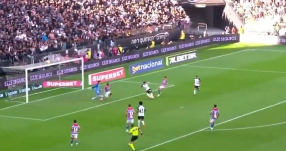 NJanfren's tweet image. Angel Romero quando é titular:

Perdeu 1 gol contra o bragantino.

Perdeu 1 gol contra o são paulo.

Agora perde um gol, contra o Fortaleza com o Corinthians atrás no placar.

Parabéns pra quem ainda aplaude e defende uma merda dessa. Esse cara tem que SUMIR do Corinthians!