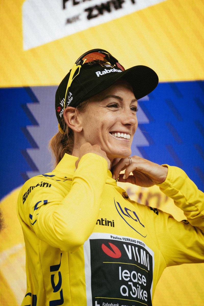 LeTourFemmes's tweet photo. Week-end terrible pour la @FFLose 😘🫣

#WatchTheFemmes https://t.co/c68pqMriWX