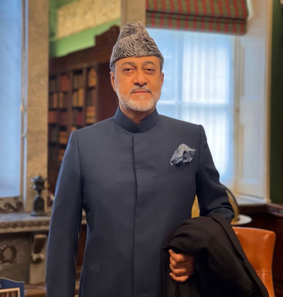 عودا حميدا إلى أرض الوطن سلطاننا المفدى ❤️ #السلطان_هيثم_بن_طارق حفظكم الرحمن في حلكم وترحالكم 🤲❣️