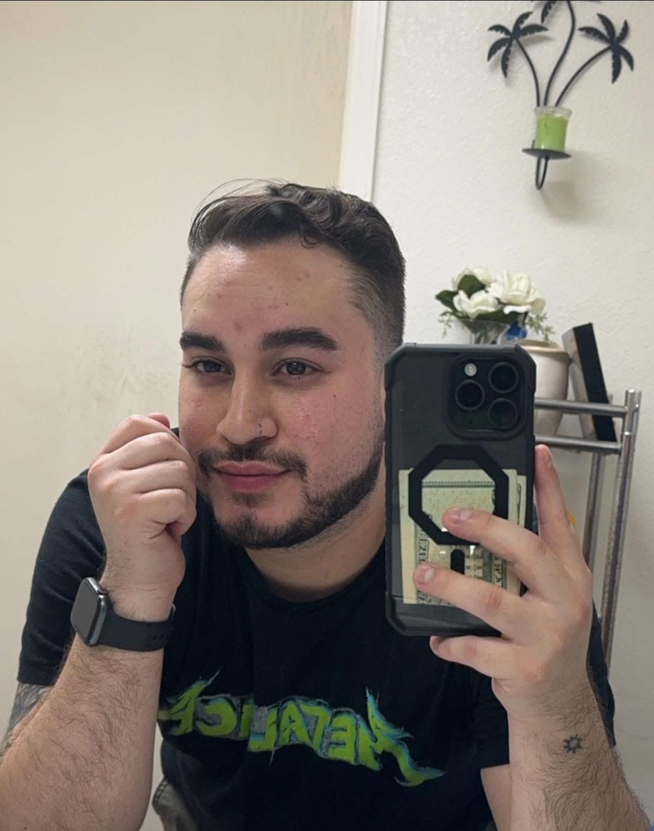 Victorbabyyy0's tweet photo. One day at a time it what I tell myself 🙂‍↔️ https://t.co/NazmQHBxLU