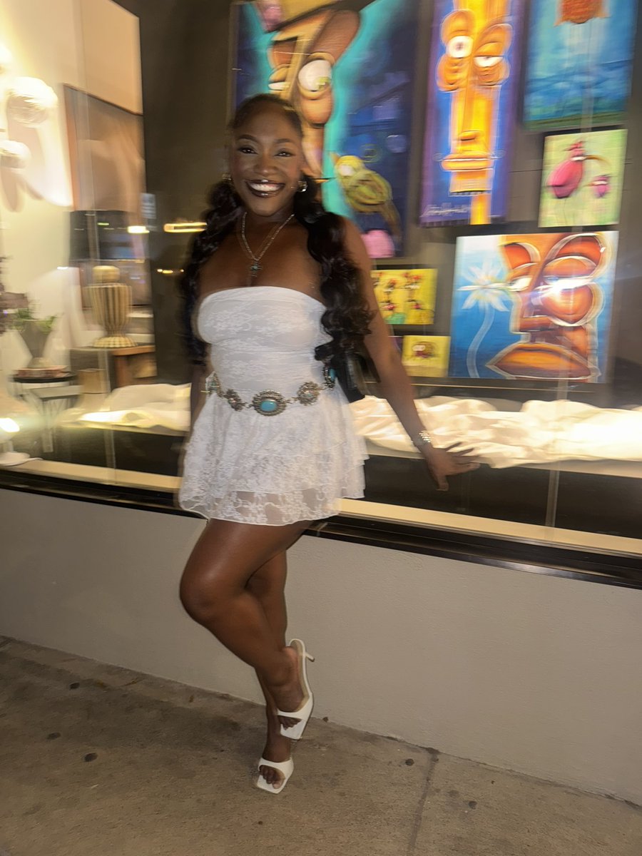 Enjoy this pic of me rarely wearing white🤍🤍🤍🤍🤍🤍