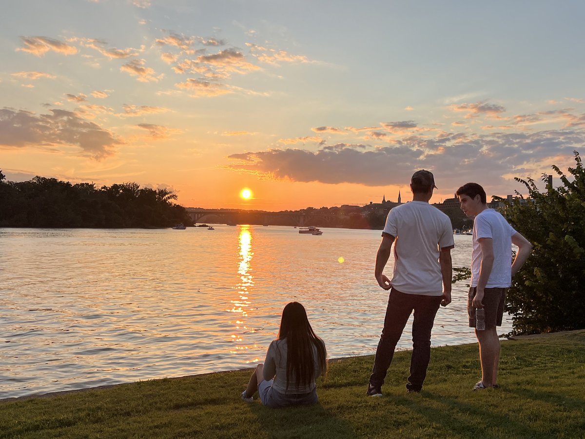 Keeping it comfy tonight and Monday in our CWG.live forecast. At 8:17 p.m. we’ll chat with ya in our weekly Sunday Sunset Live Q&amp;A--here and on the blog--about midweek shower chances and a bit of humidity.

Photo by Jeannie in D.C. via Flickr