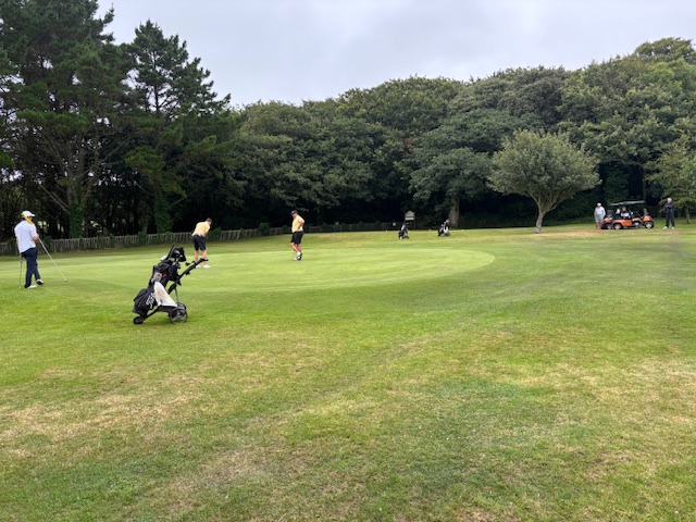 CornwallGolfLtd's tweet image. In todays @ChannelLeague match @TehidyParkGC Cornwall were beaten 10.5 - 4.5 by @Glosgolf @swsportsnews well played to the winners and safe travels #SwGolf #CornwallGolf cornwallgolfunion.org.uk/matchdetail/10…