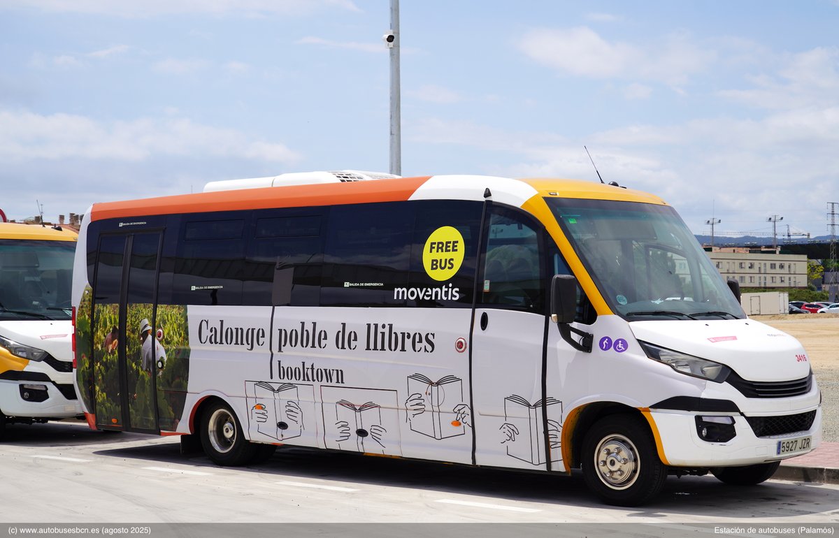 AutobusesBCN's tweet photo. Una pequeña ruta por los transportes singulares del #BaixEmpordà
Dos de ellos ya casi pueden considerarse históricos: el #BadiaBus de Palamós y el #Julivia de Palafrugell, con vehículos que cuentan con 17 y 19 años de servicio, respectivamente.
A ellos se suma el Calonge Booktown https://t.co/dDU0pVUsrS