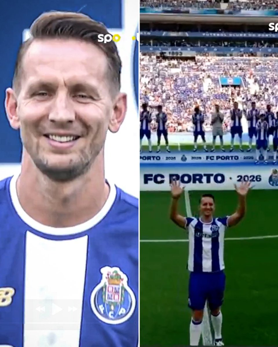 Luuk de Jong was unveiled by Porto as a surprise signing before their preseason friendly.

It wasn't announced by any journalist or even the club and wasn't known until he walked onto the pitch 😮