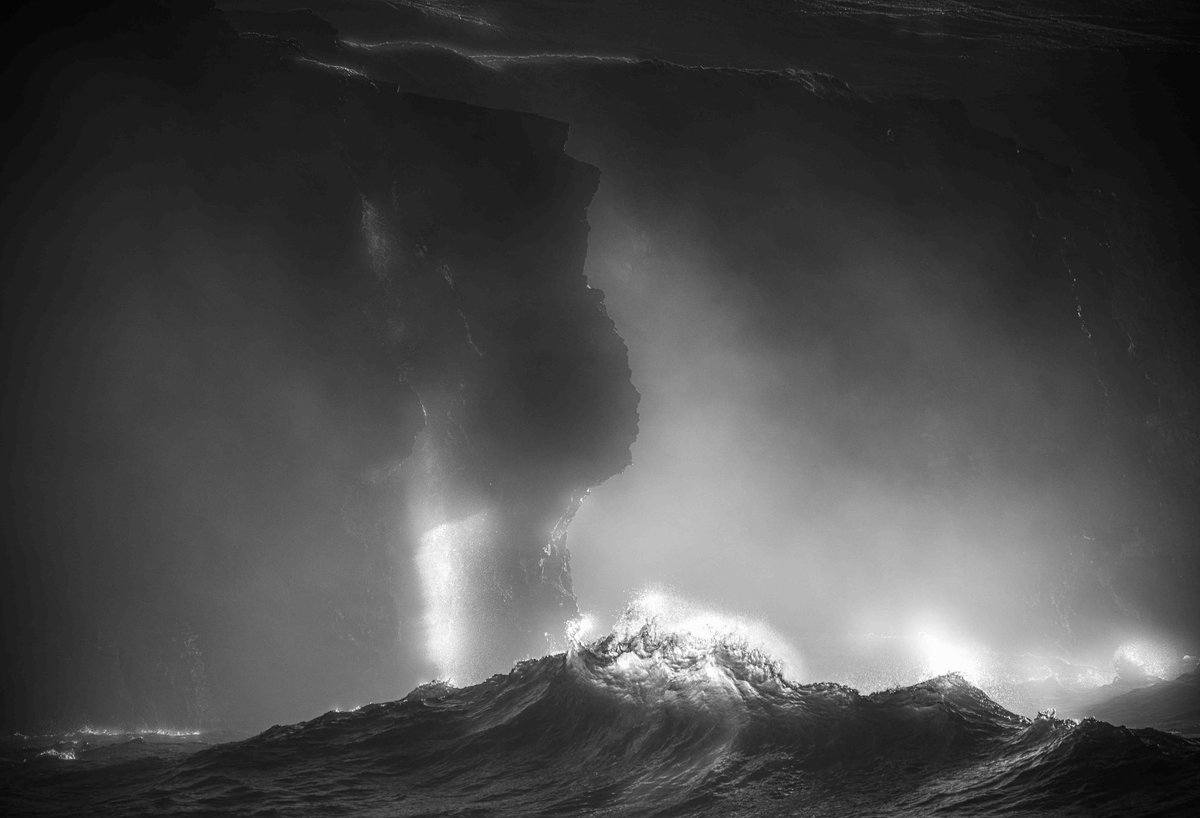 _EFarrellPhoto's tweet image. Late in the day, the low sun streams across the Cliffs of Moher, highlighting wave and cliff face. 
I’ll be showcasing this image at ArtSource, RDS, Dublin in November. Come see! 
#cliffsofmoher #coclare #ireland #StormFloris