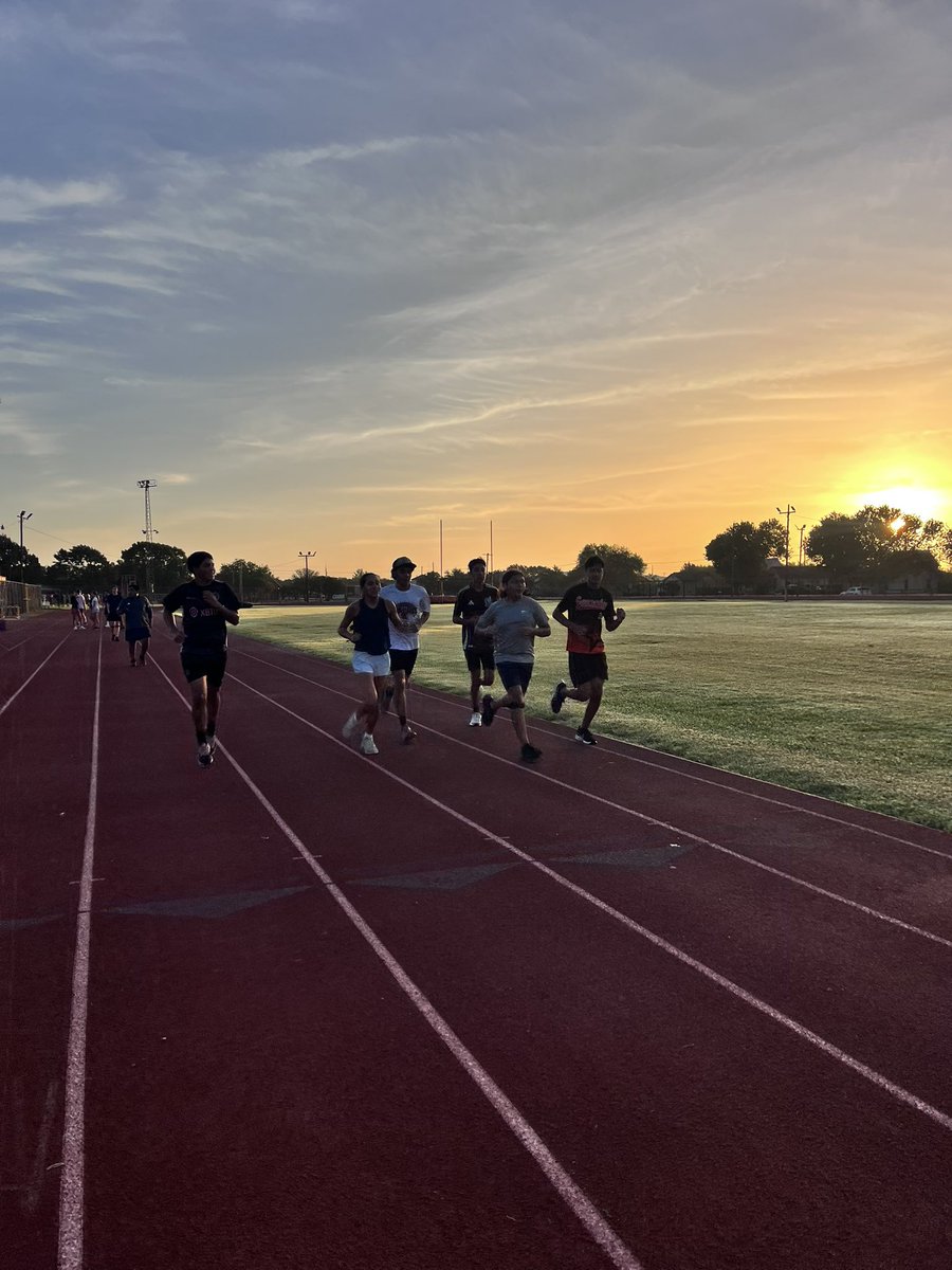 XCApaches's tweet image. Come join the Apache Men and Women Cross Country Team!   We’ve been working all summer to have our best season yet… and it’s not too late for you to be apart of something special. 

Come Run With The Tribe!

6:15-7:45AM.. Apache HS Track!