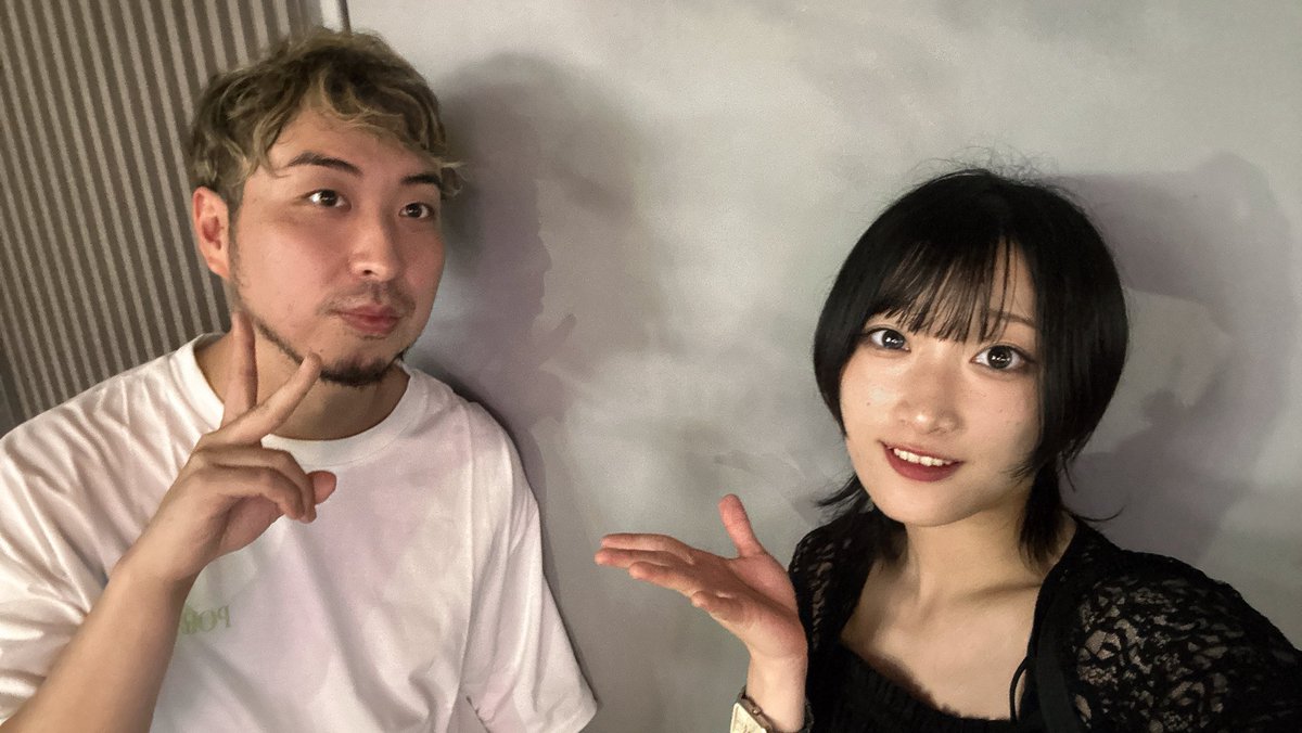 ウィッチウォッチを見終えてから新宿に急ぎ、梓川さんのライブに行っておりました。
ずっと聴いていた梓川さんの生歌、沁みたなあ。
そして、いつもレコーディング等でお世話になってるコーキさん！！素敵ギターで最高でした💫