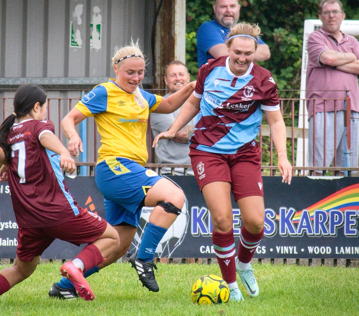 jonsmalldon's tweet image. Decent afternoon&apos;s entertainment at the Pilot Field as @hastingsufcw and @ETFCWomen  play out a pre-season friendly

Words and photos to follow