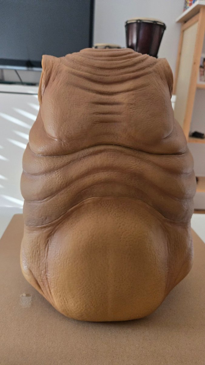 Victor_E_T's tweet photo. Bueno, acabo de pegar todo el cuerpo como pone en los fascรญculos del envio 19. Hay que tener paciencia porque el pecho y el cuello estรกn muy blandos. ยกCreo que ha quedado bastante bien! Ahora tengo que cerrar la cabeza, voy a ello! #planetadeagostini #fanhome #altaya https://t.co/KSwunDhScU