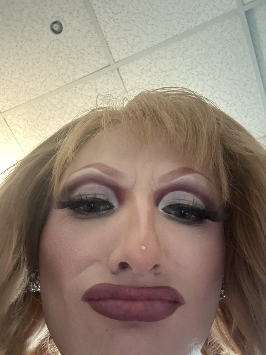 barbra &amp; cream
barbra &amp; cream
i’m a lil f*g who loves barbra &amp; cream