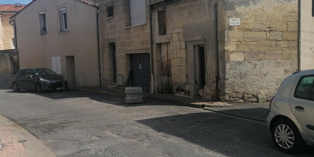 Saint-André-de-Cubzac (33): un voisin de 28 ans demande à des fêtards de faire moins de bruit à 4h du matin pour les enfants dormant à proximité, il est massacré à coups de couteau
 fdesouche.com/2025/08/03/and…