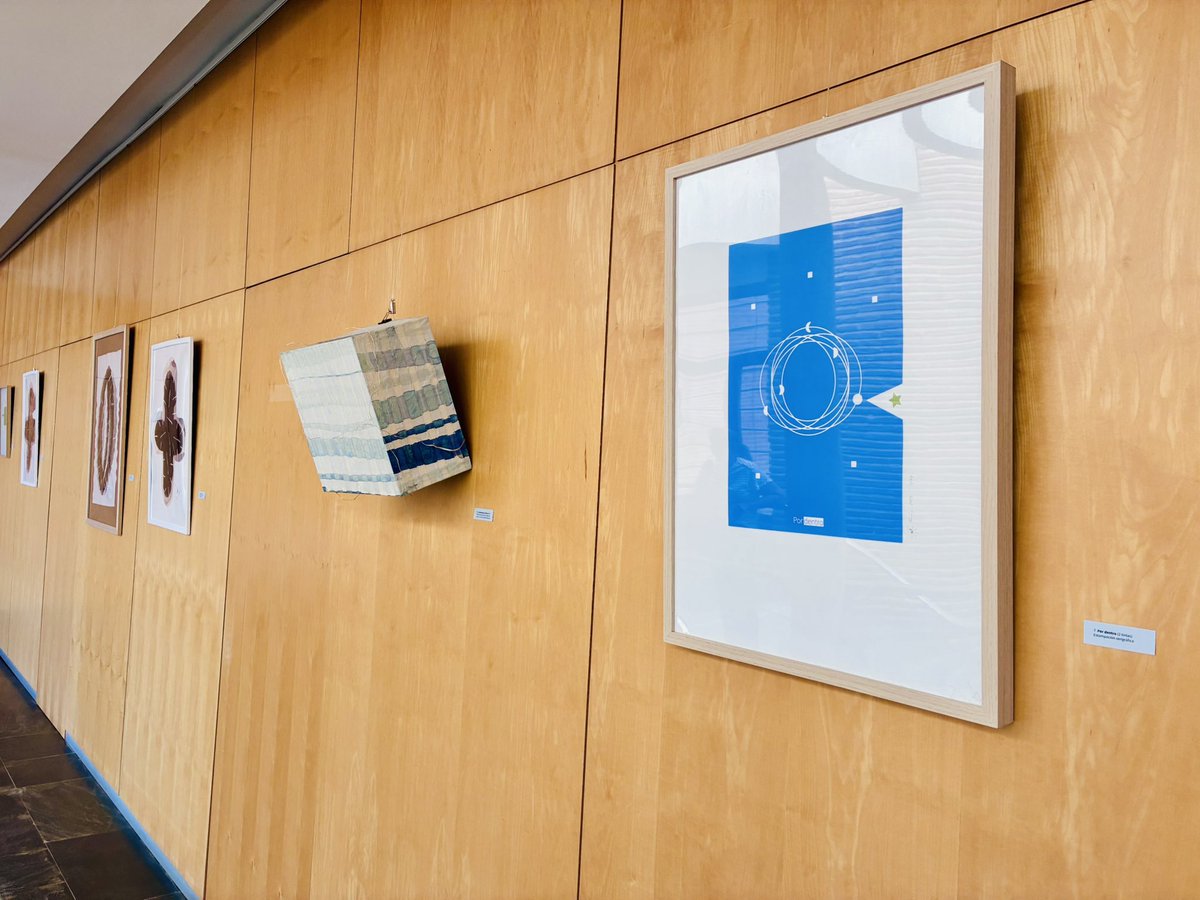 Brotar según la RAE:
Dicho de una planta: Nacer o salirde la tierra.

Dicho de una cosa: Tener principio o empezar a manifestarse.

Pues eso mismo aplicándolo sobre el título de la camiseta que llevo. Puedes visitar la exposición durante agosto en La Alpujarra en Órgiva.

#arte