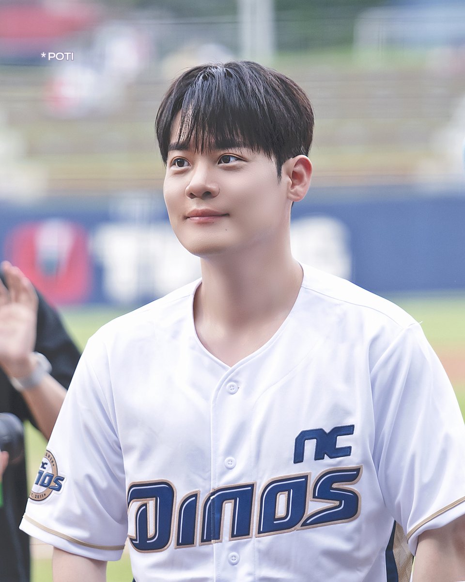 laview_poti's tweet photo. 250803 C H YOO 88 ⚾
#유채훈 #YOUCHAEHOON https://t.co/IazZvXX4PS