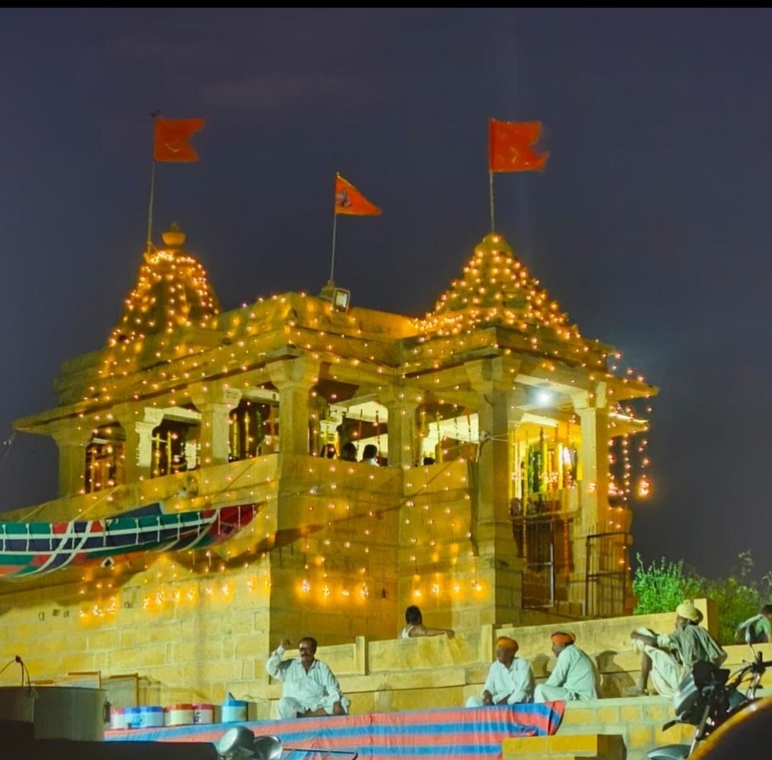 gssjaisalmer's tweet image. #हर_हर_महादेव 
जैसलमेर के सिपला गांव में प्राचीन #मुहार_महादेव मंदिर 🚩
@DmJaisalmer 
@mla_chhotusingh 

📍#SIPALA 
@Thepolicepost9