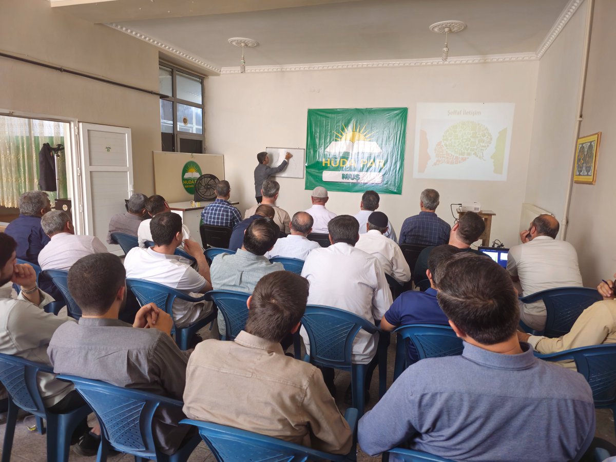 📍MUŞ

Halkla İlişkiler Başkanlığımızın düzenlediği "Yerelde Özgün Siyaset" konulu seminer; Muş ve Bitlis teşkilâtlarımızın katılımıyla gerçekleştirildi.

 Siyaset; halka hizmet sanatıdır.  

#ÖzgünSiyaset'i takip etmeye devam edin...
