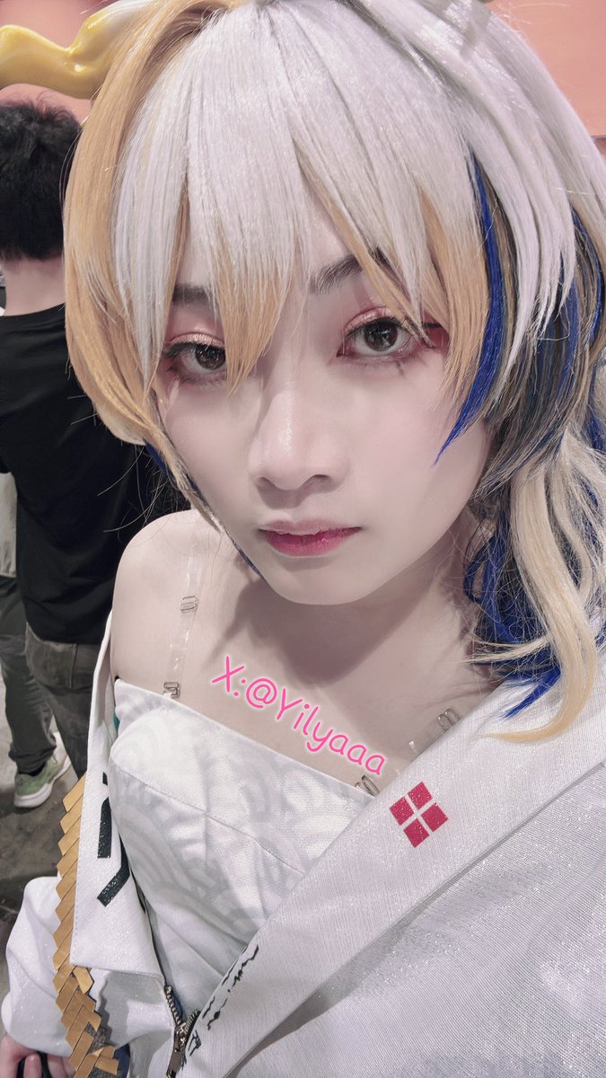 Yilyaaa's tweet image. #伪娘 #可爱的男孩子 #男の娘 
这张自拍太权威了我要单独发做顶置😋