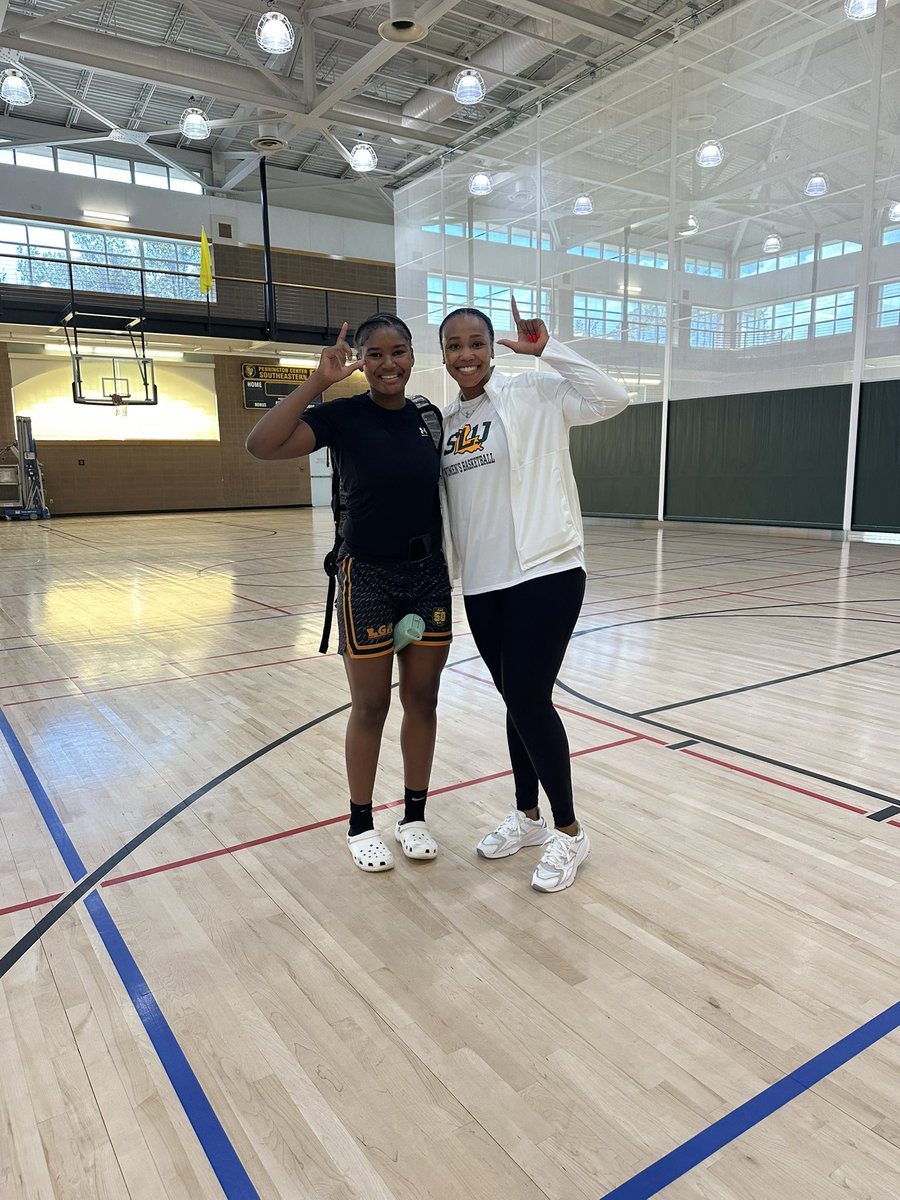 RhianComery's tweet image. Huge thanks to all the coaches at @LionUpAthletics for an amazing elite camp! This was an awesome opportunity and experience. @jeffdow @CoachKKeys @regan_bolt