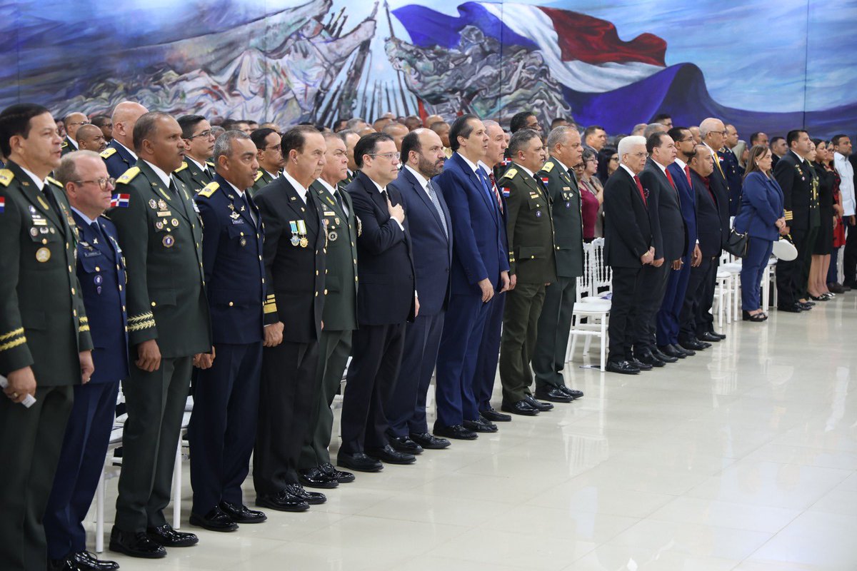 UNADE_RD's tweet image. XI Simposio Internacional UNADE 2025

Durante dos jornadas de reflexión estratégica, líderes civiles y militares, expertos nacionales e internacionales, compartieron visiones y propuestas sobre seguridad nacional, comercio y desarrollo sostenible.