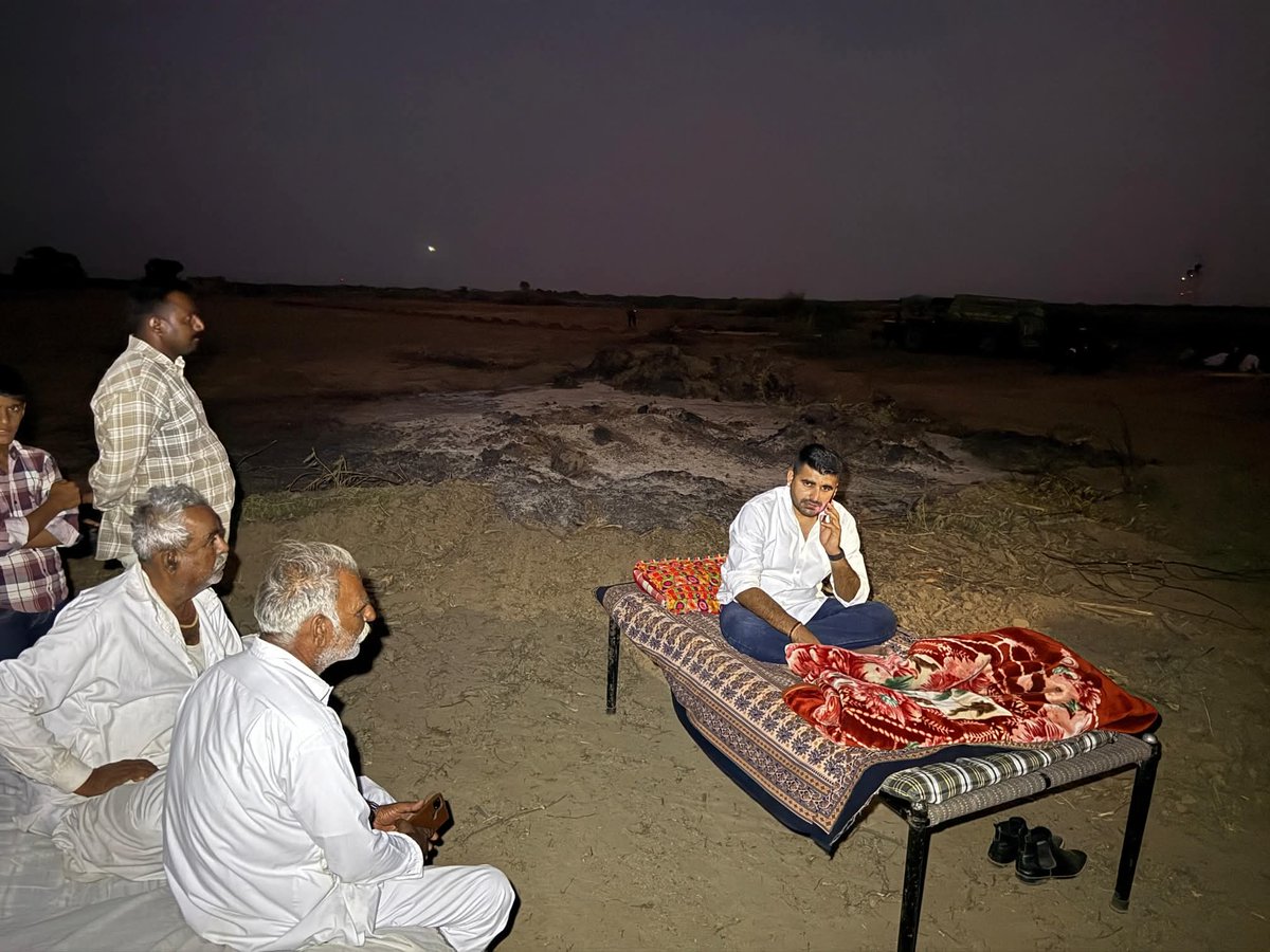 अमृता देवी बिश्नोई का सच्चा वंशज......❤️🙏🏻

वर्तमान समय में पर्यावरण संरक्षण के क्षेत्र में भाई <a href="/RavindraBhati__/">Ravindra Singh Bhati</a> का योगदान अतुलनीय है!!
#खेजड़ी_बचाओ