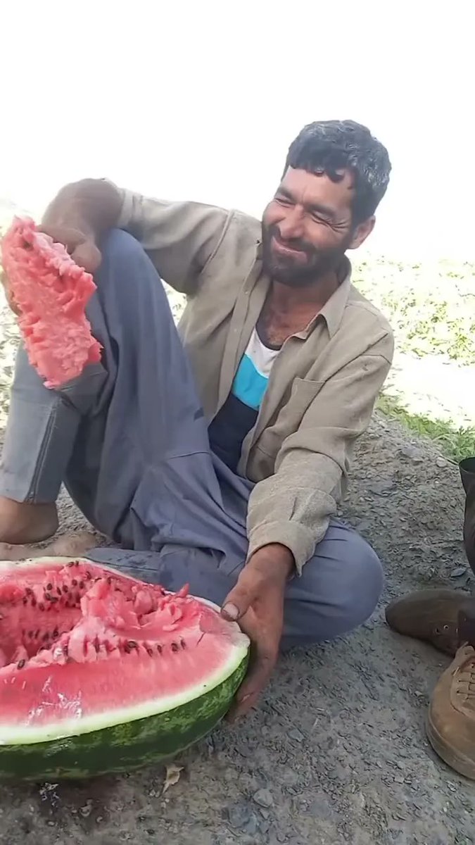 شنیدم اونی ک به ما گفت برید تو باسن خر،شاه کردتش تو باسن خر ، راسته؟؟؟ :))))

<a href="/navidmohebbi/">Navid Mohebbi نوید محبی</a>