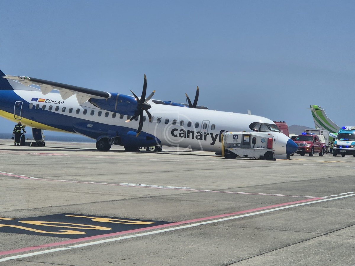At Gran Canaria Airport in Spain, a CanaryFly ATR 72-500 aircraft experienced a nose landing gear (NLG) collapse today, possibly due to a technical malfunction.