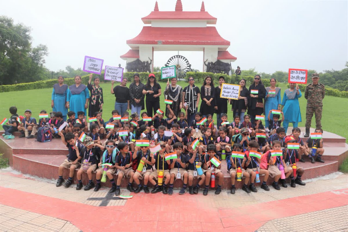 🎈 "𝗖𝘂𝗿𝗶𝗼𝘀𝗶𝘁𝘆, 𝗟𝗮𝘂𝗴𝗵𝘁𝗲𝗿 &amp; 𝗖𝗮𝗺𝗮𝗿𝗮𝗱𝗲𝗿𝗶𝗲." 🧒🏽👧🏽

11 GRRC had the delightful privilege of hosting young learners from #StaffordPreSchool. The visit turned into a joyful exchange of smiles, stories and learning, as the children explored the vibrant