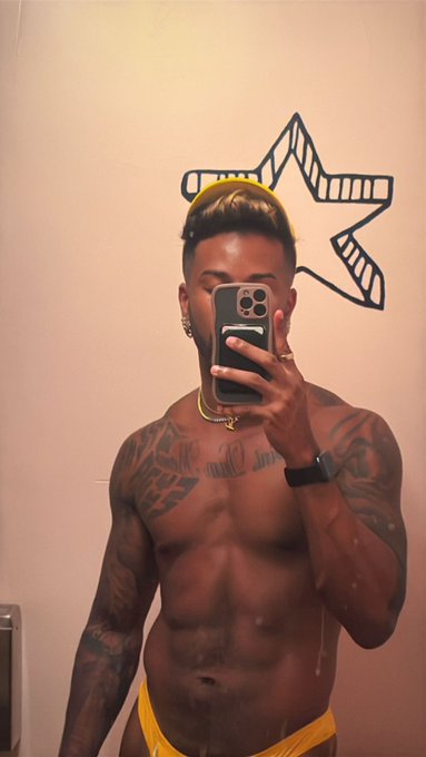 Watch your fave kuya 🇵🇭's leaked NSFW photo on TwXstars