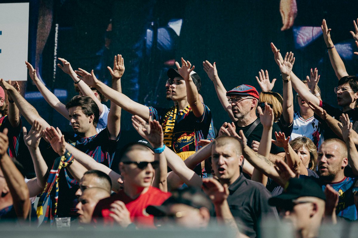 PogonSzczecin's tweet photo. Dopisujemy +1 i idziemy dalej. Za tydzień czeka nas bardzo ważny wyjazd do Gdyni ✊
Galeria z #BBTPOG 👉 https://t.co/hKY9pDihT6 https://t.co/U4OP13Rolz