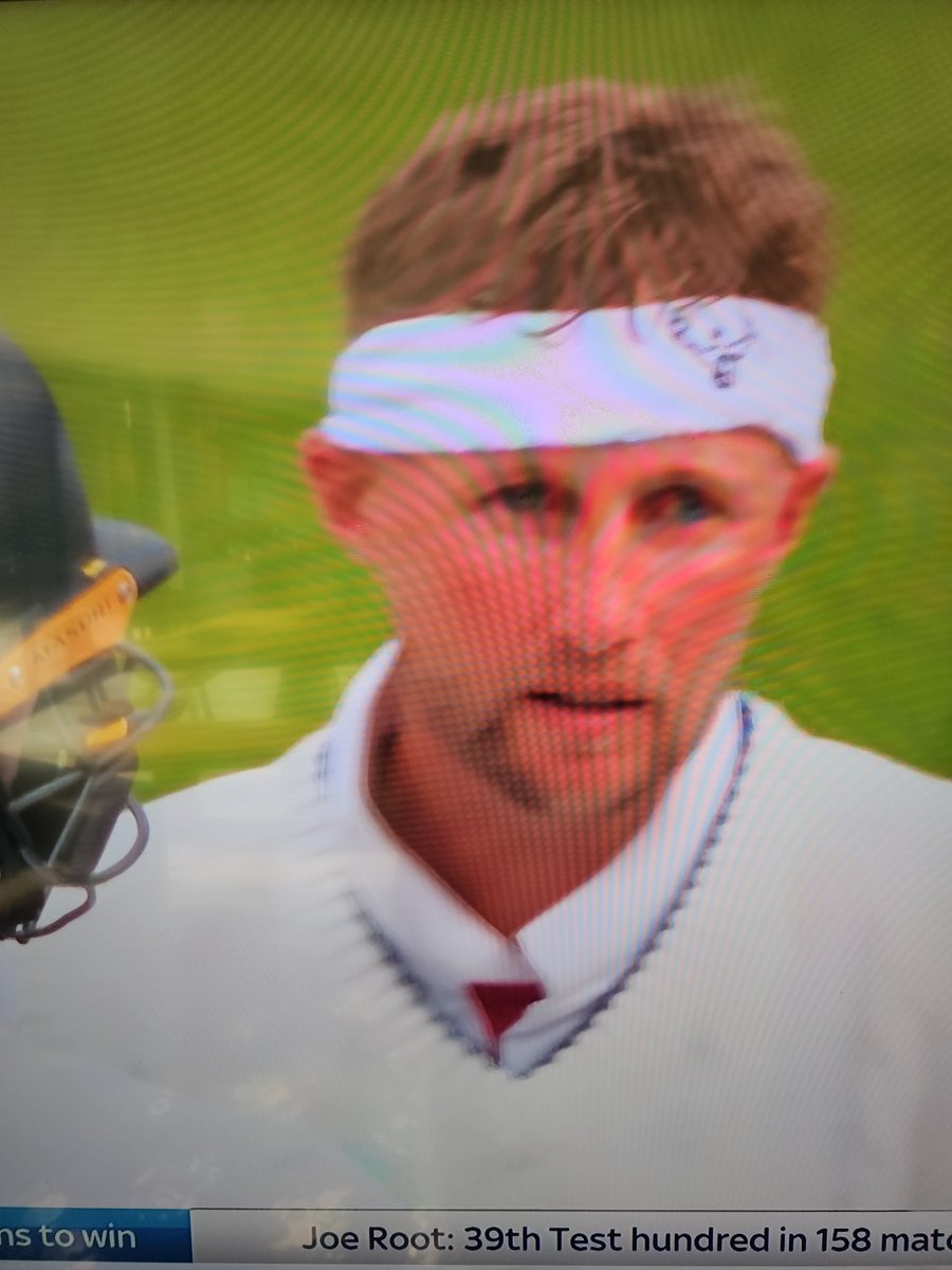 nyone else shed a tear as Joe Root scored his 39th test cricket hundred and then donned the white headband, to honour his mentor Graham Thorpe.  An enormous moment to witness and one that shows so much respect to a man that helped Joe Root become who he is. 💜💜💜🙏 <a href="/root66/">Joe Root</a>