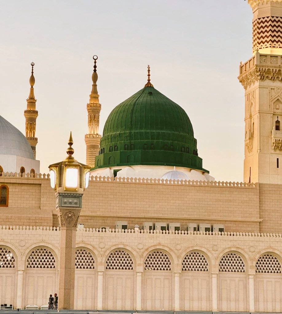 اللَّـھـــم صًَل وسٌْلّم وُبــًارك عّلِىَْ سّـــيْدنٌا 
مَُحٌمـــــٌّد وعلــــًّى الَــےّ وُصٌحبًــْے وٌَسَِلَِّمًْ