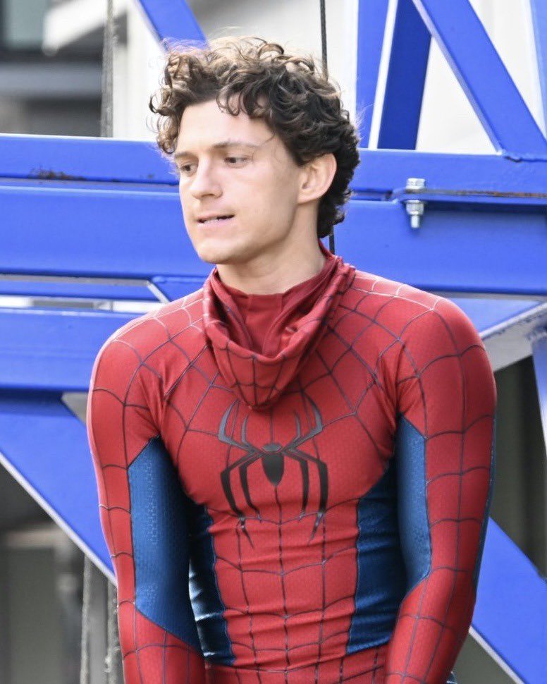 id like to know how his web shooters work