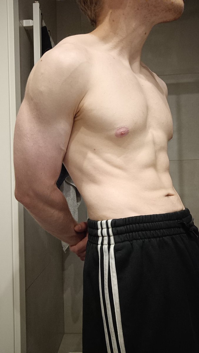 Rzychutoja's tweet image. taki progres przez rok z kawałkiem a jak też chcesz zaliczyć progres to piszesz dm tutaj albo na ig @ rzychutoja i rozpisuje ci plan/zaczynam cię prowadzić. jak kiedyś już współpracowaliśmy albo po prostu ci pomogłem zostaw serduszko i kom dzięki z góry 🦅