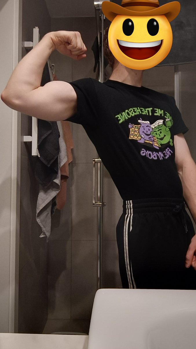 Rzychutoja's tweet image. taki progres przez rok z kawałkiem a jak też chcesz zaliczyć progres to piszesz dm tutaj albo na ig @ rzychutoja i rozpisuje ci plan/zaczynam cię prowadzić. jak kiedyś już współpracowaliśmy albo po prostu ci pomogłem zostaw serduszko i kom dzięki z góry 🦅