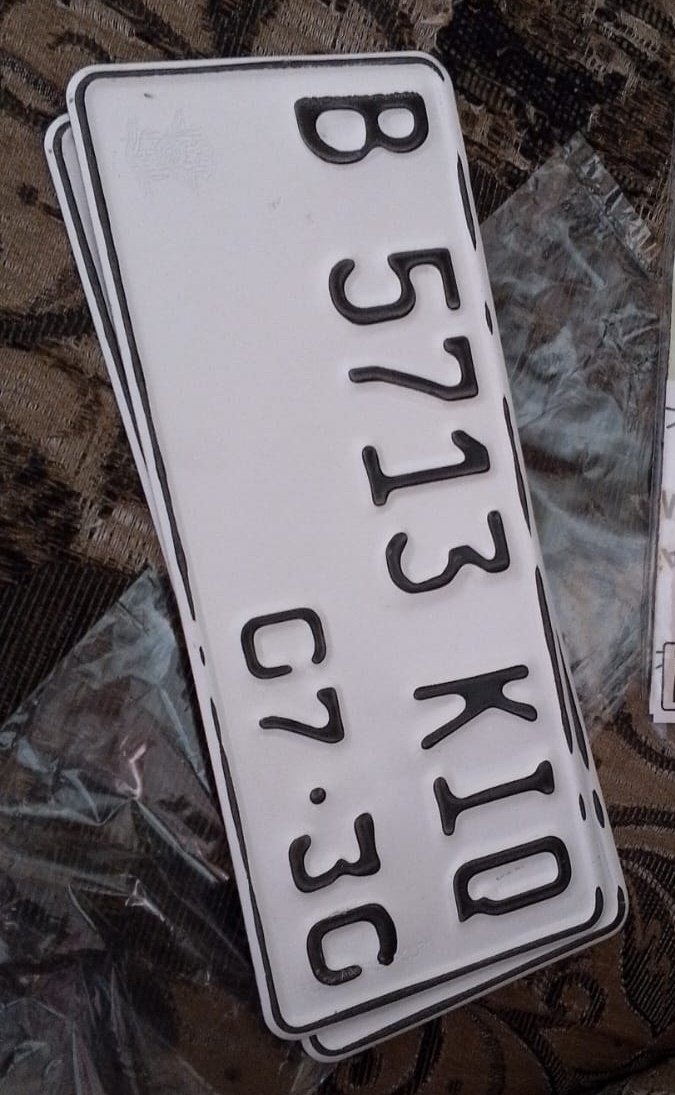 matcha_caa's tweet photo. Malam min, mau minta tolong
bantuannya🙏kabar kehilangan motor karena dibegal. Posisi waktu di begal di BELAKANG GOR BEKASI pada malam hari ini. Tolong infokan bagi siapapun yang melihat Motor PCX 160 CBS dgn NOPOL B 5713 KIQ WARNA HITAM METALLIC. Terimakasih min @txtdrbekasi https://t.co/gFkcpdzlBT