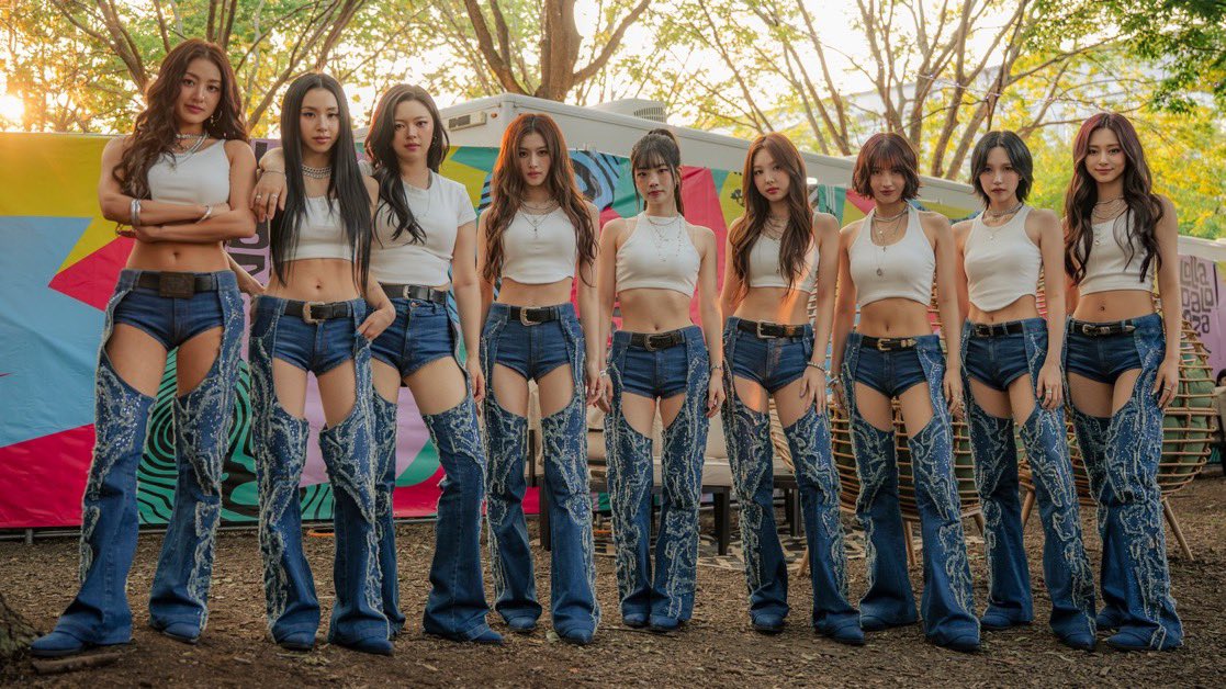 TWICE POSES BACKSTAGE AT LOLLAPALOOZA
