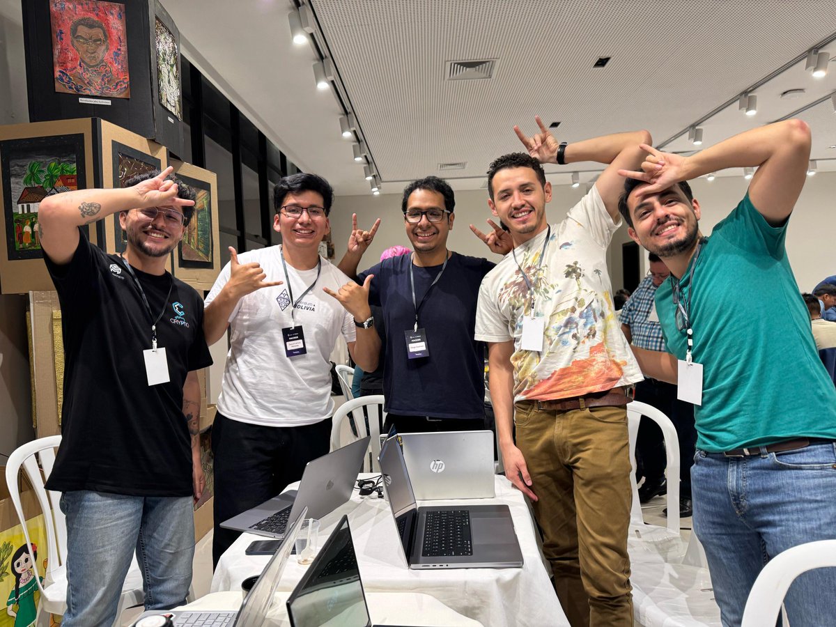 ToritoUp's tweet photo. Este finde estuvimos hackeando en una buildathon y nació TORITO 🐂

TORITO es una app para ahorrar y conseguir bolivianos sin vender tus dólares cripto.
Dejás tus USDT/USDC como garantía y listo.
Sin bancos. Sin dramas. Sin vender.

#DeFi #Web3 #Bolivia #Buildathon2025 https://t.co/rZeh6hUZzJ