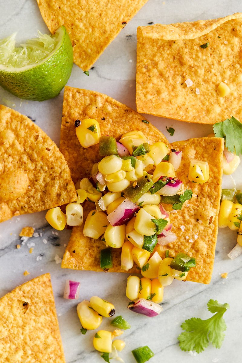 NEW RECIPE ✨ Oh so easy, fresh, homemade corn salsa! Made in minutes, perfect with chips or topped on burrito bowls, tacos, fajitas and quesadillas - so many ways to serve! And absolutely perfect for summer entertaining. Yes, please!

damndelicious.net/2025/08/01/cor…