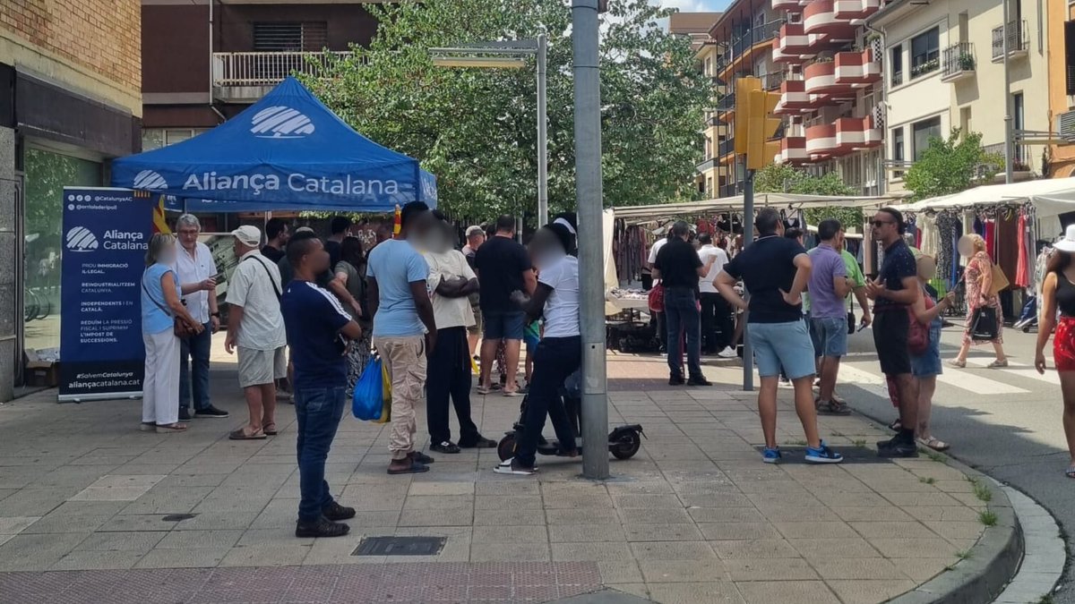 Dia complet a la parada d'Aliança Catalana al Remei. Molta gent, bon ambient i moltes converses. 

Gràcies als veïns del barri per la rebuda!

#SalvemVic 💙
