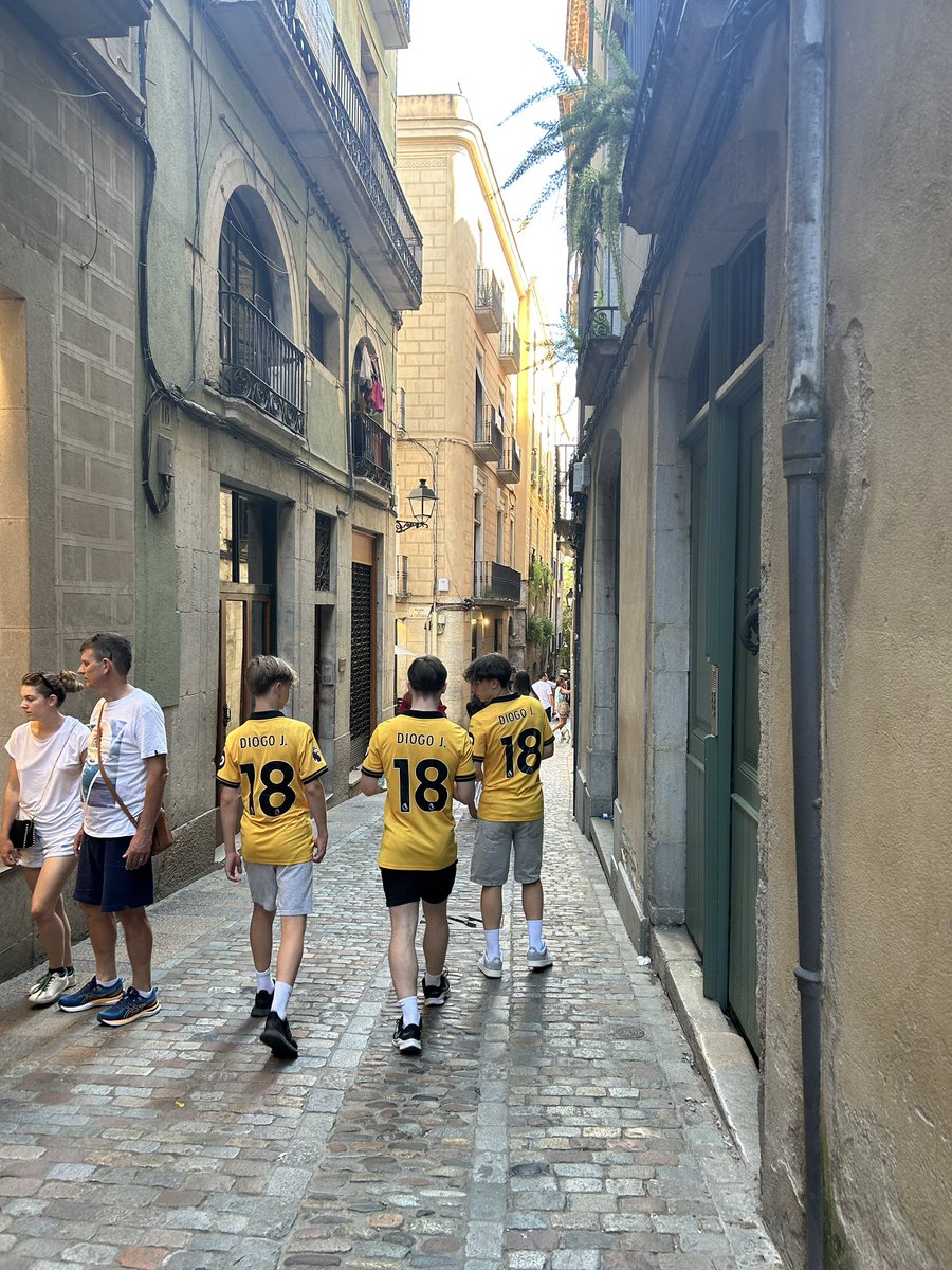 Wolves on tour….🐺🐺🇪🇸🇪🇸. #wwfc