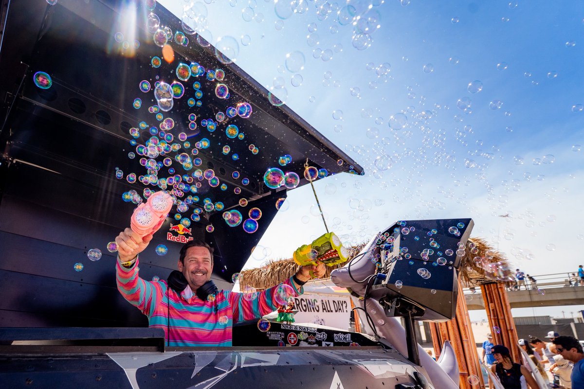 US Open of Surfing tweet media