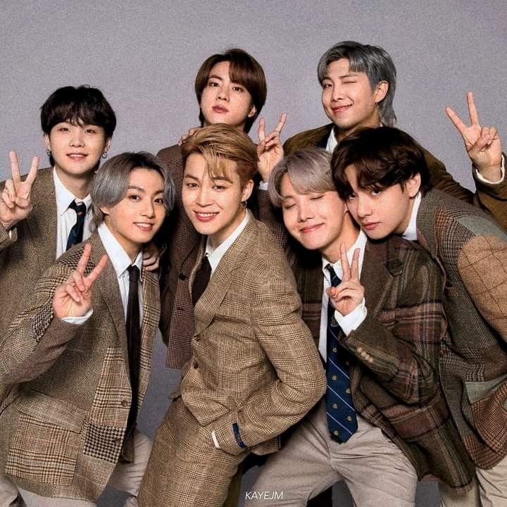اسنساسمسپسپسپسپساسمسپسپسپ 😭😭😭😭

BTS IS BACK 
BTS x MICHAEL JACKSON 
BTS and MICHAEL JACKSON IS COMING