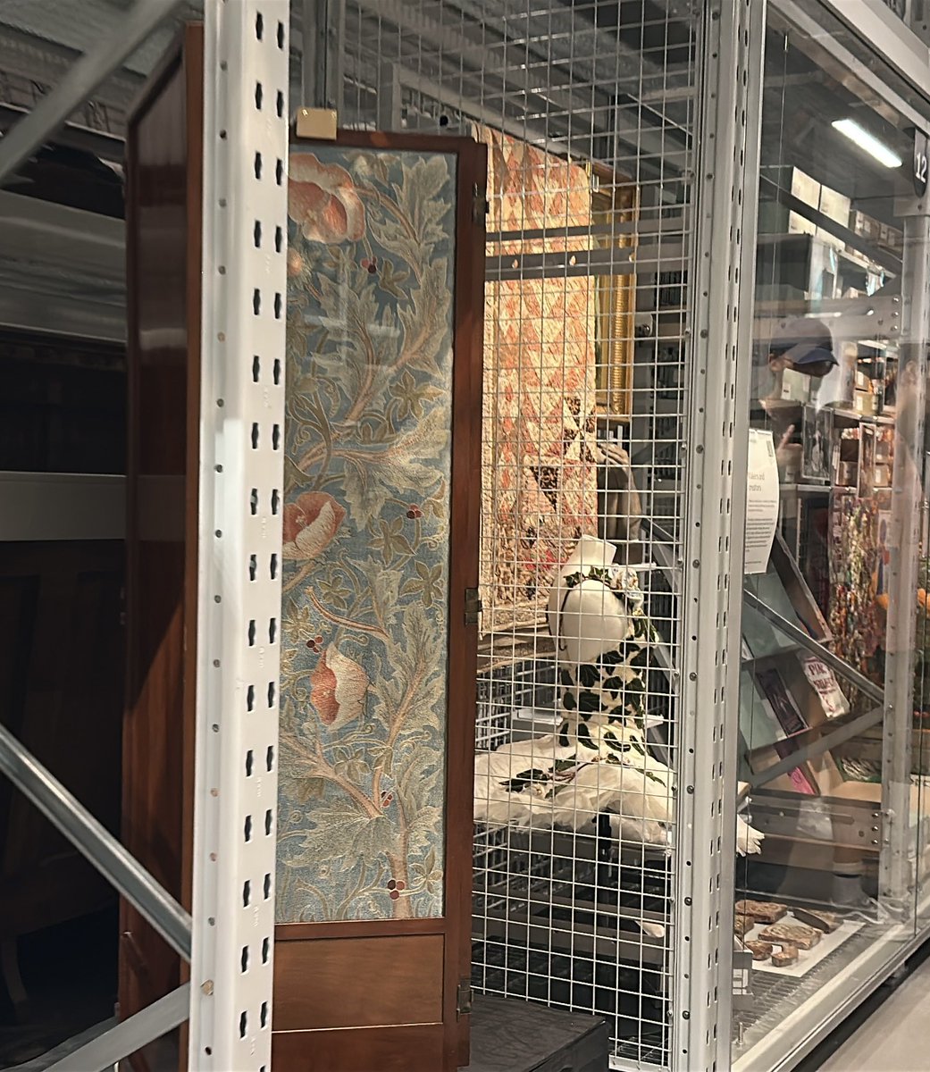 Wales Family Flower tweet media