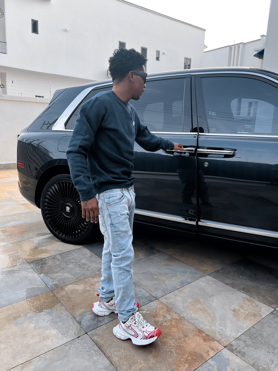 If Dem Remove Voice Note For WhatsApp, Some People Life Don Finish B Dat 🤣🤣