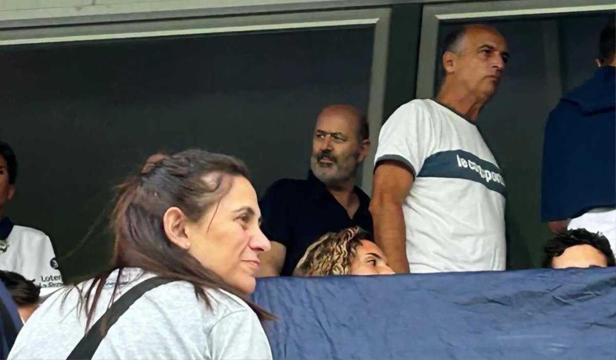 gustavojveiga's tweet photo. Un régimen que cosecha repudios para asfixiar a los clubes de fútbol. El gobierno de Javier Milei decidió duplicar – y un poco más – el valor de una alícuota para sostener el sistema previsional con un argumento falaz.  https://t.co/PxYZG76Y5A más en https://t.co/A5A4B9q1Q8 https://t.co/MxUUvaCVGt