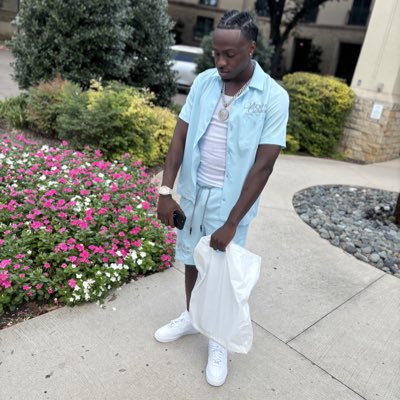 trezzy131's tweet photo. #NewProfilePic https://t.co/7cmq9cx6ea