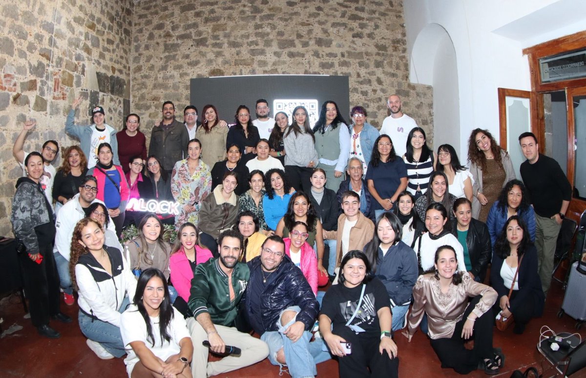 Bsnchez24's tweet photo. Muchas gracias a las y los amigos de @unlocksummit_io y en especial a @revillaweb3 fue una gran experiencia y sin duda, estar cerca de la tecnóloga y la ciencia siempre nos dará mayores oportunidades. https://t.co/e0Ah9LBESp