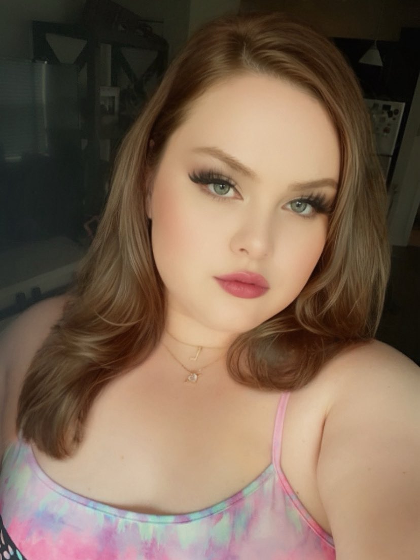 laylaslog's tweet photo. Beautiful souls recognize beautiful souls. Keep being genuine, your people will find you! 💖
.
.
.
#beauty #beautiful #beautifulwomen #women #woman #soul #spirituality #genuine #real #unique #kind #kindness #look #lookoftoday #makeup #selfie #greeneyes #pretty #confidence https://t.co/M1y4mbdNq9