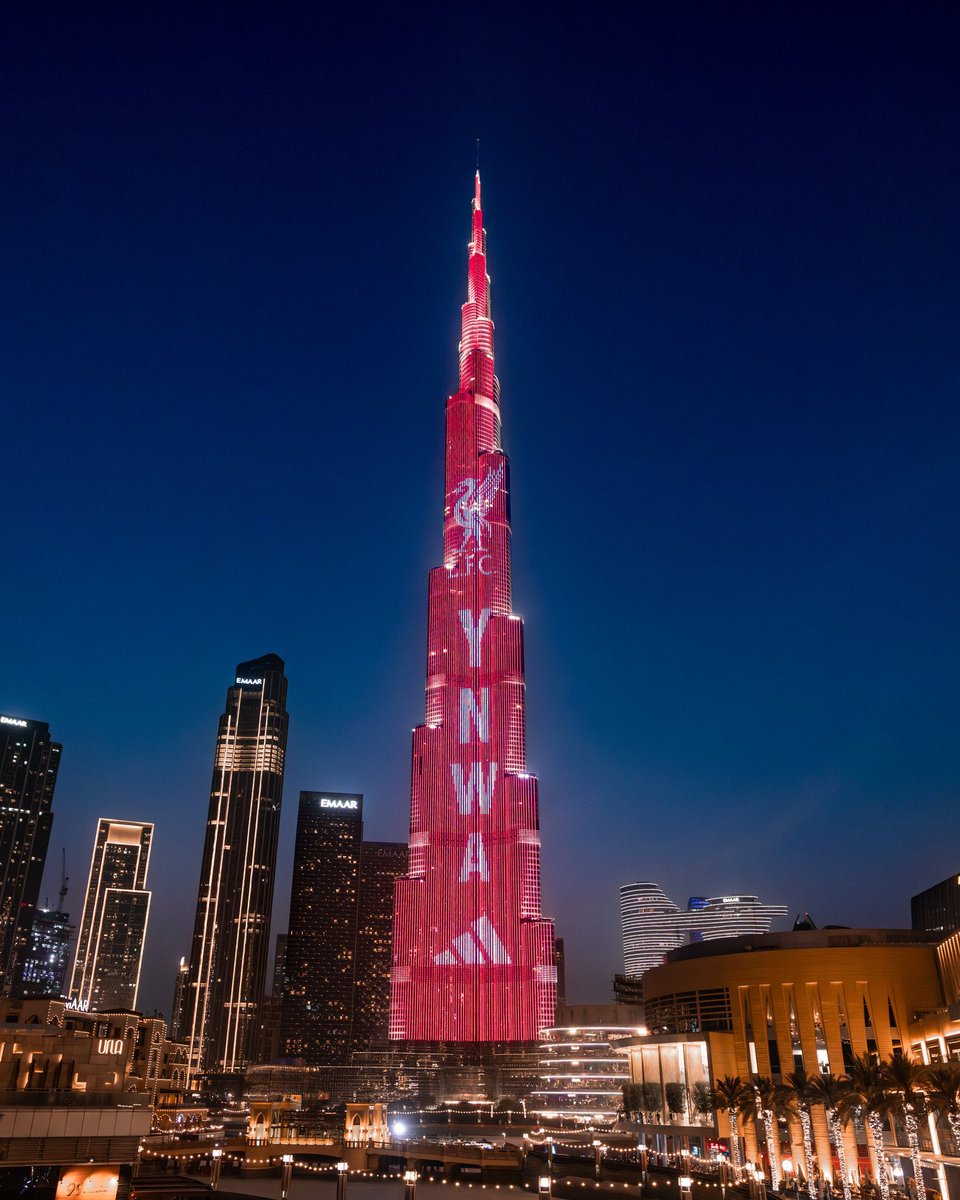 LFC_Arabic's tweet photo. برج خليفة يتزين بأنوار الريدز 🤩🇦🇪 https://t.co/RKeducv2Cn